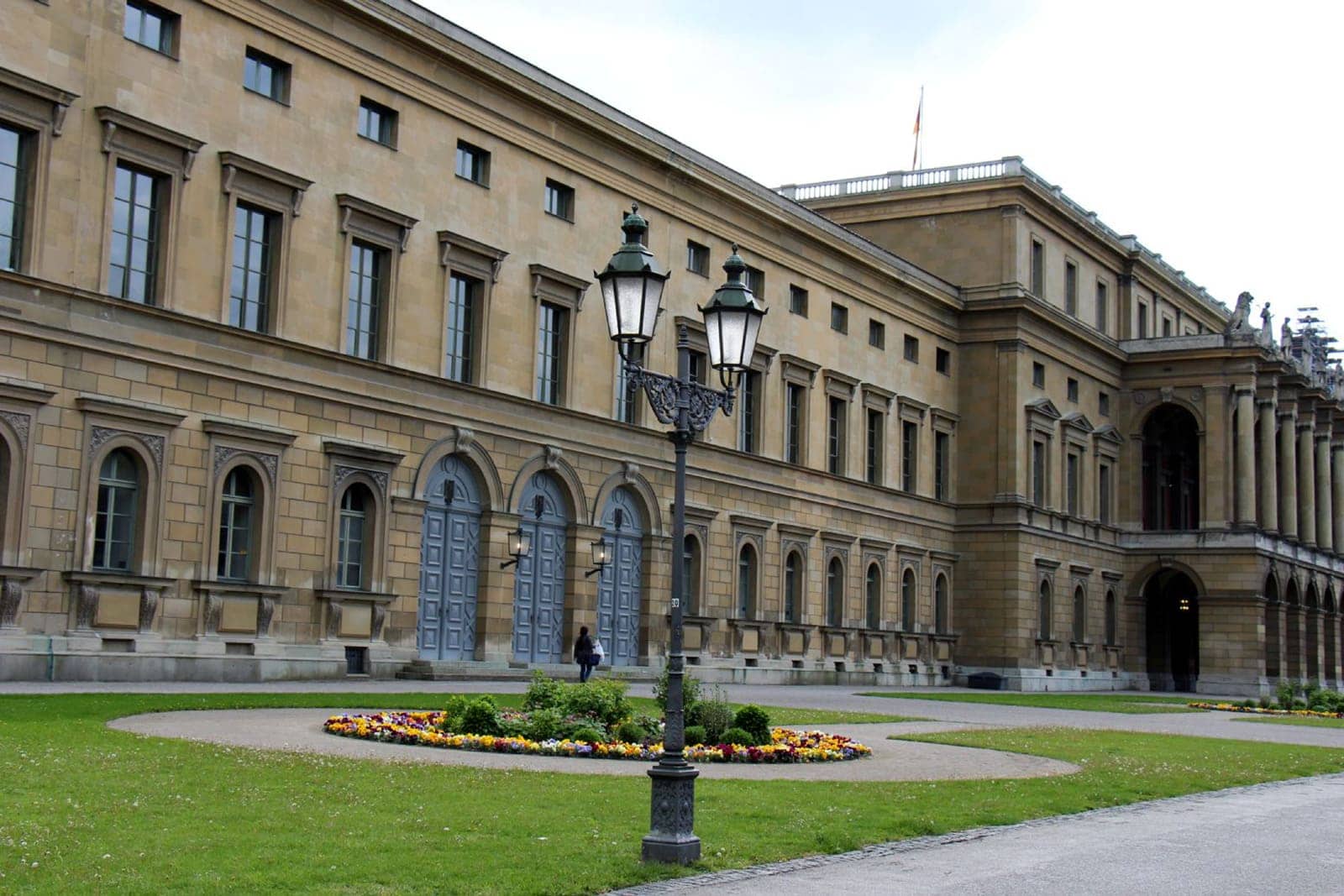 Radreise Deutschland Österreich von München nach Salzburg Hofgarten München