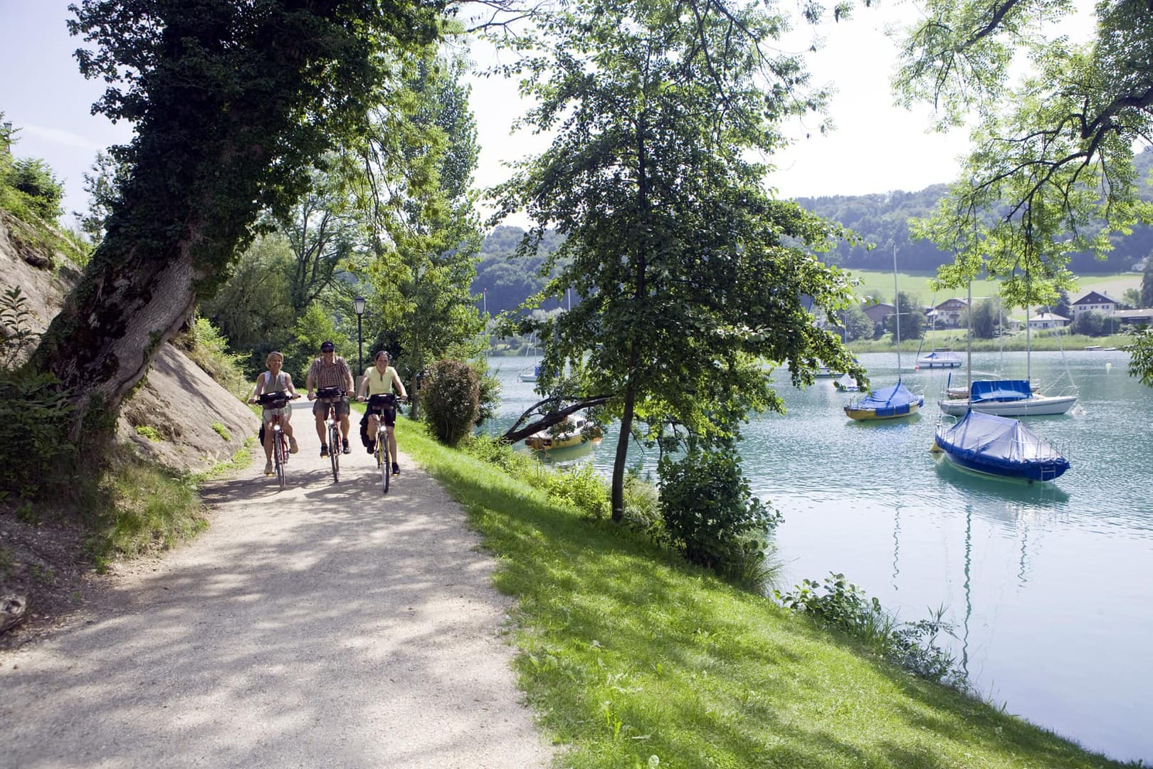 Radreise Österreich Seen-Rundfahrt Salzkammergut Radler am Mattsee