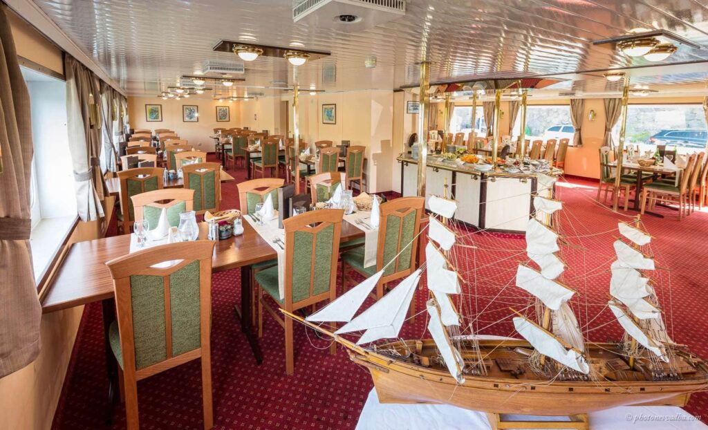 Rad und Schiff Prag Moldau Elbe - gemütliches Restaurant Florentina