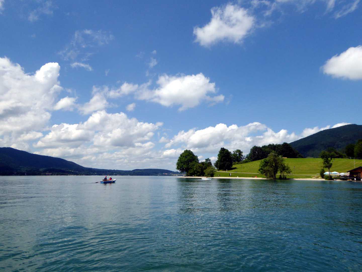 Radreise Deutschland Bayern Alpenrand , Herrlicher Blick über den Tegernsee