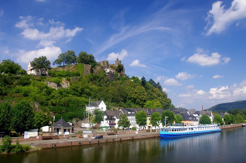 Rad und Schiffsreise Deutschland Koblenz Saarburg MS Patria Anlegestelle Saarburg