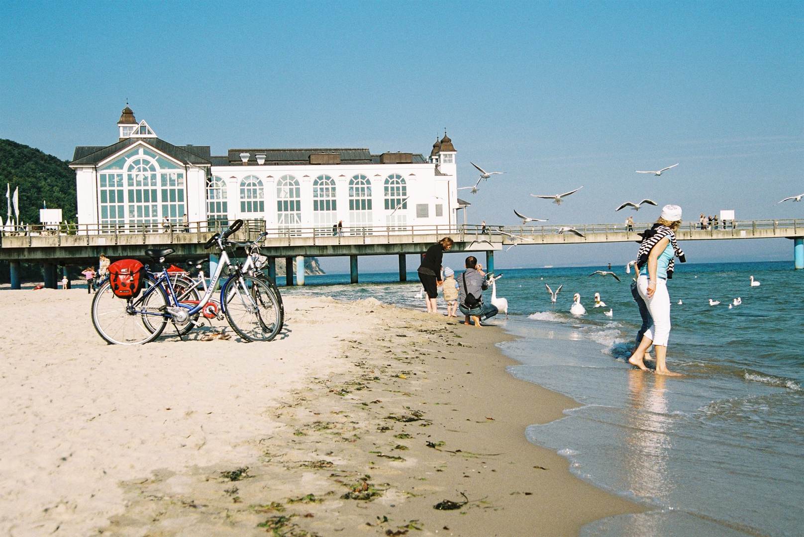 Radreise Deutschland Ostsee Rügen - Seebrücke Sellin Radfahrer