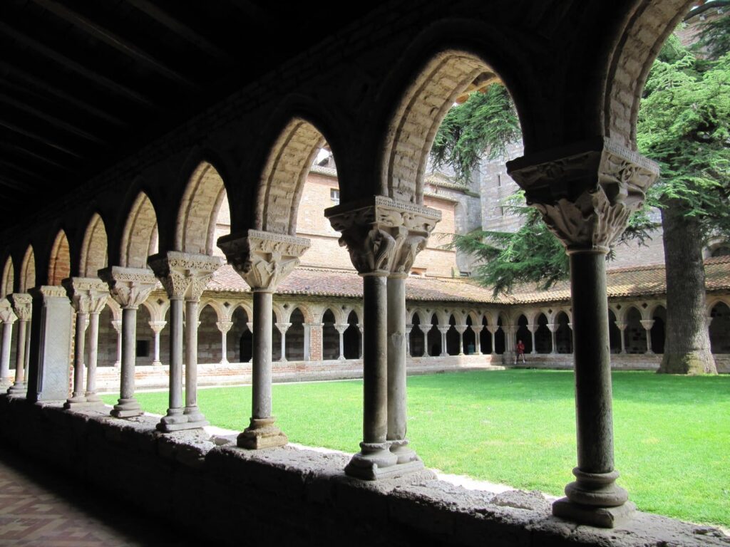 Radreise Wanderreise Frankreich Jakobsweg von Le Puy bis Pyrenäen - Moissac Abtei Saint Pierre