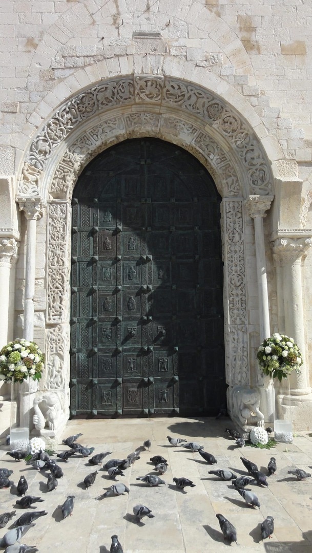 Italien Apulien - Kirchenportal, Kircheneingang