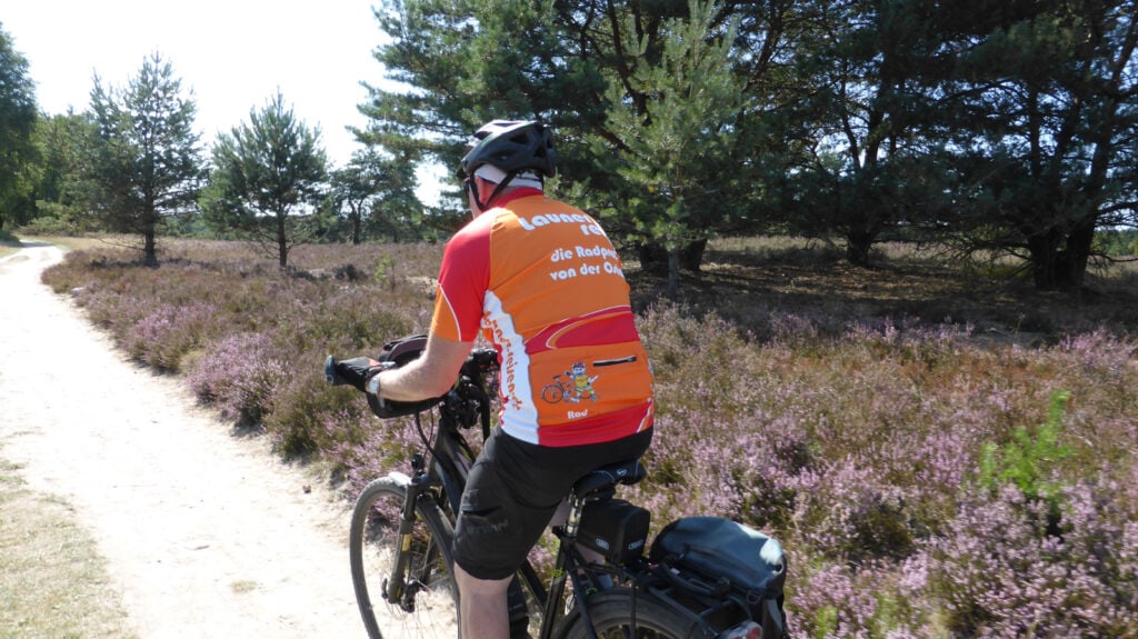 Radreise Flensburg nach Garmisch - Radtour durch Deutschland - Radfahrer Heide