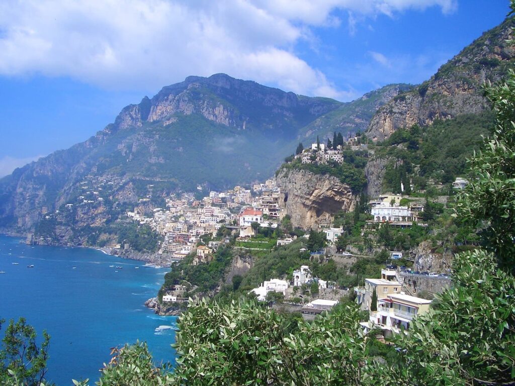 Radreise Italien Rom Sizilien, Blick über einen schönen Abschnitt der Amalfiküste