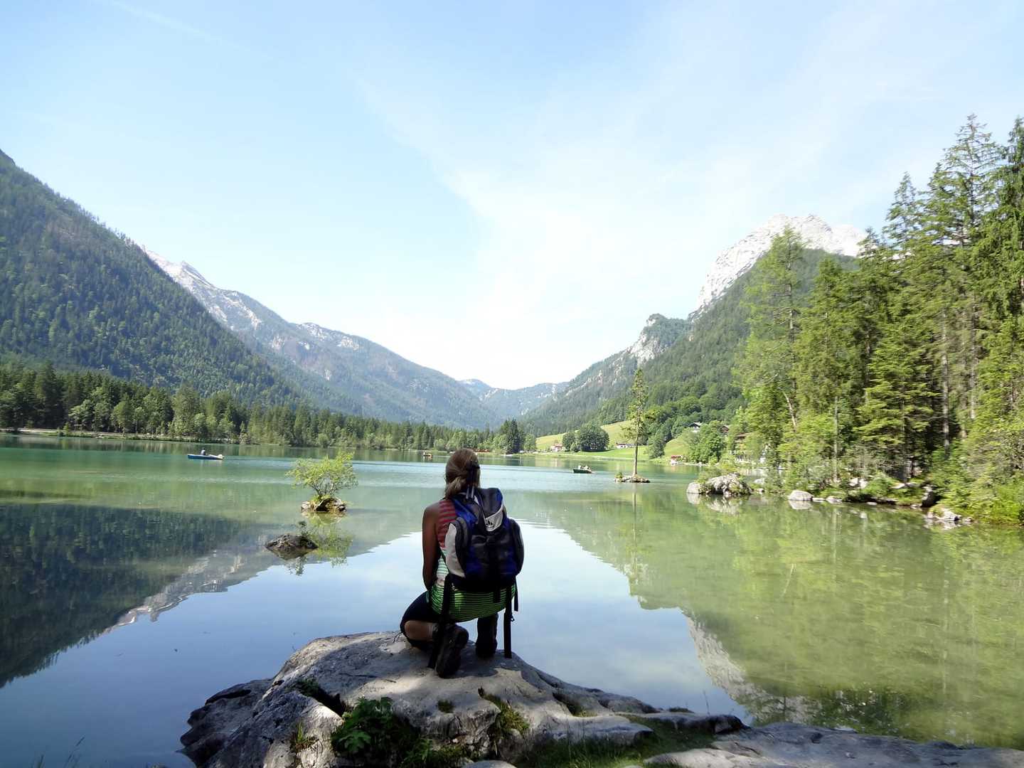 Wanderreise Deutschland Königsee Millstätter See - Wanderin am Hintersee