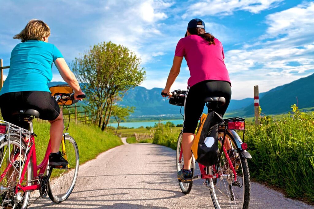 Radreise Italien von Bozen nach Venedig - Gardasee Radfahrer auf Radweg