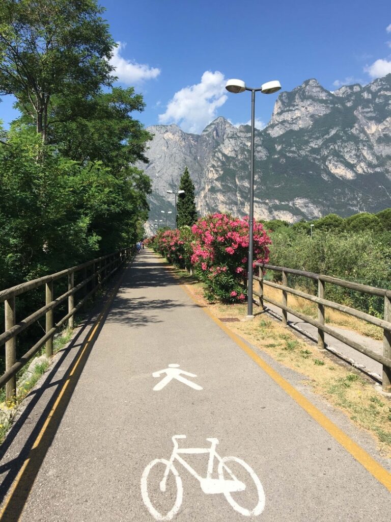 2021-06-Gardasee-Radweg-bei Riva-del-Garda-IMG_8145