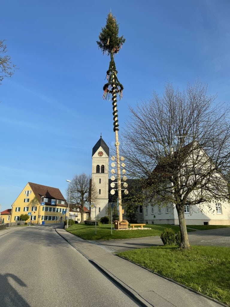 Der Maibaum von Eggenrot bei Ellwangen