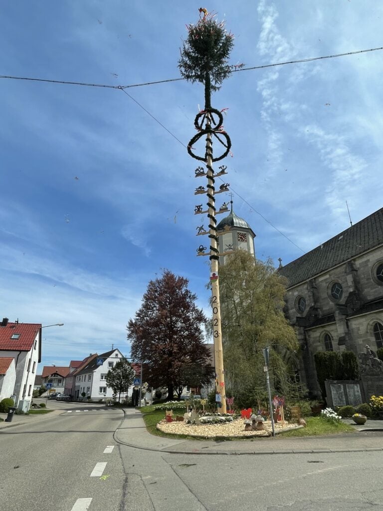 Der Maibaum von der Gemeinde Pfahlheim bei Ellwangen
