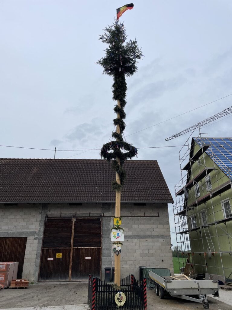 Der kleine aber feine Maibaum von Fichtenau Unterdeufstetten