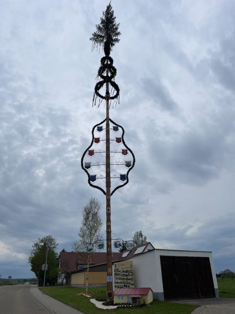 Maibaum Dambach im Ostalbkreis - Baden-Wuerttemberg.