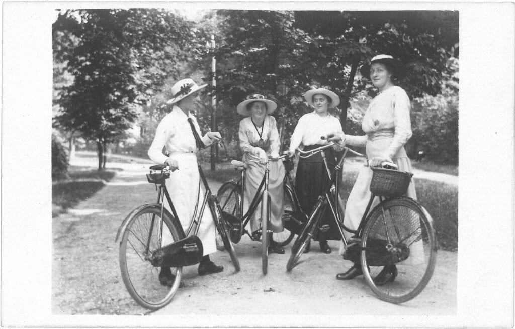 Altes bzw. historisches Fahrradbild aus 1916